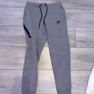 Nike Tech Joggers